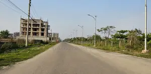 ৬০ ফিট রোড ৫ কাটা লেক ভিউ সেক্টর-১৫/ডি