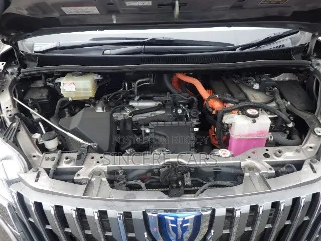 টয়োটা এসকয়ার ২০২১ ব্রাউন