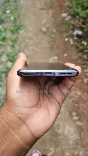 ওয়ানপ্লাস ১২আর ২৫৬ জিবি কালো
