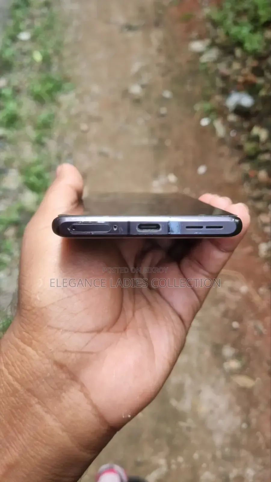 ওয়ানপ্লাস ১২আর ২৫৬ জিবি কালো