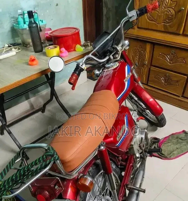 Honda 2002 Red