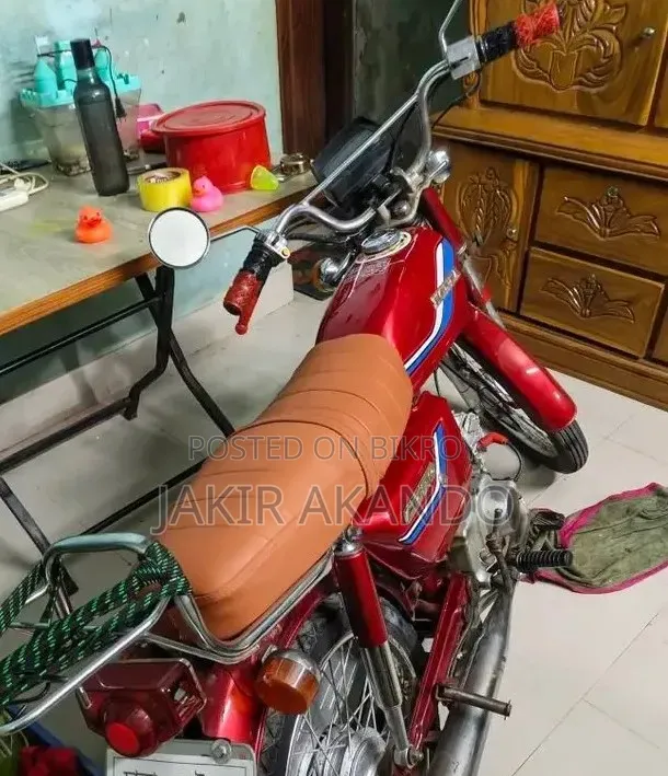 Honda 2002 Red