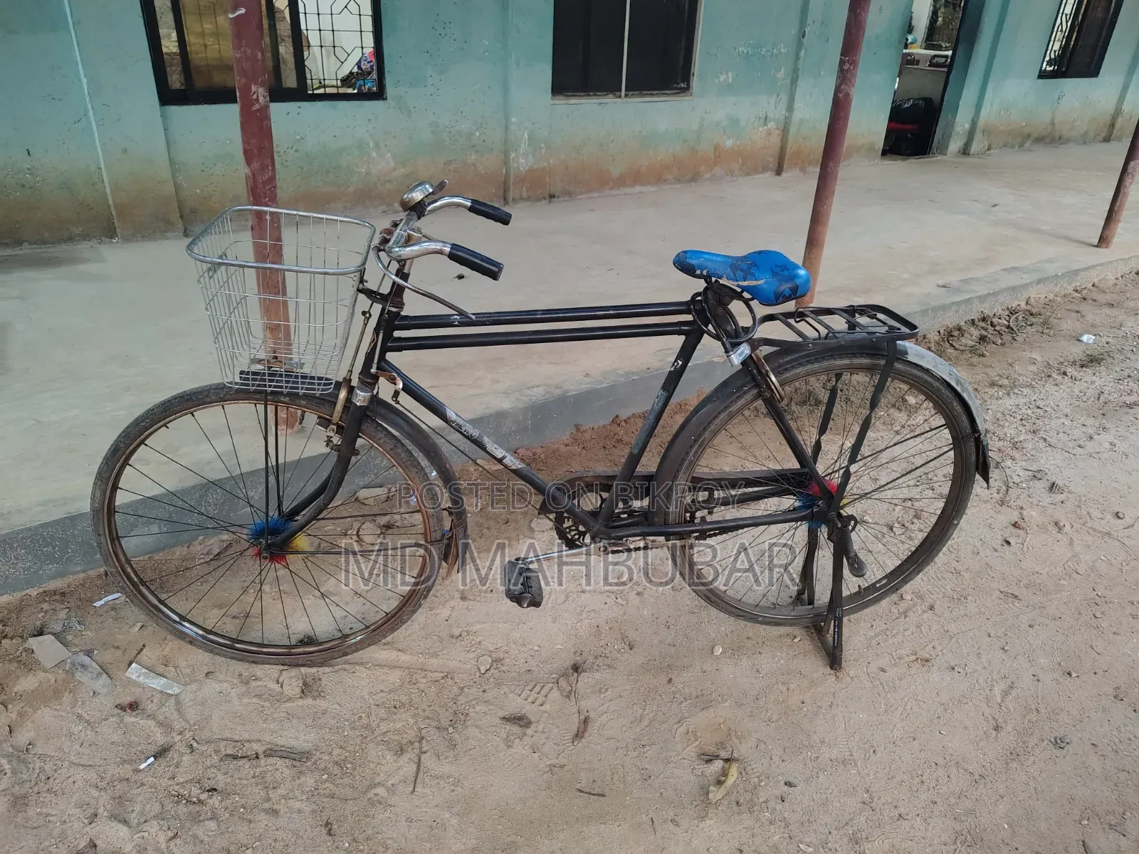 A bicycle in good condition will be sold.