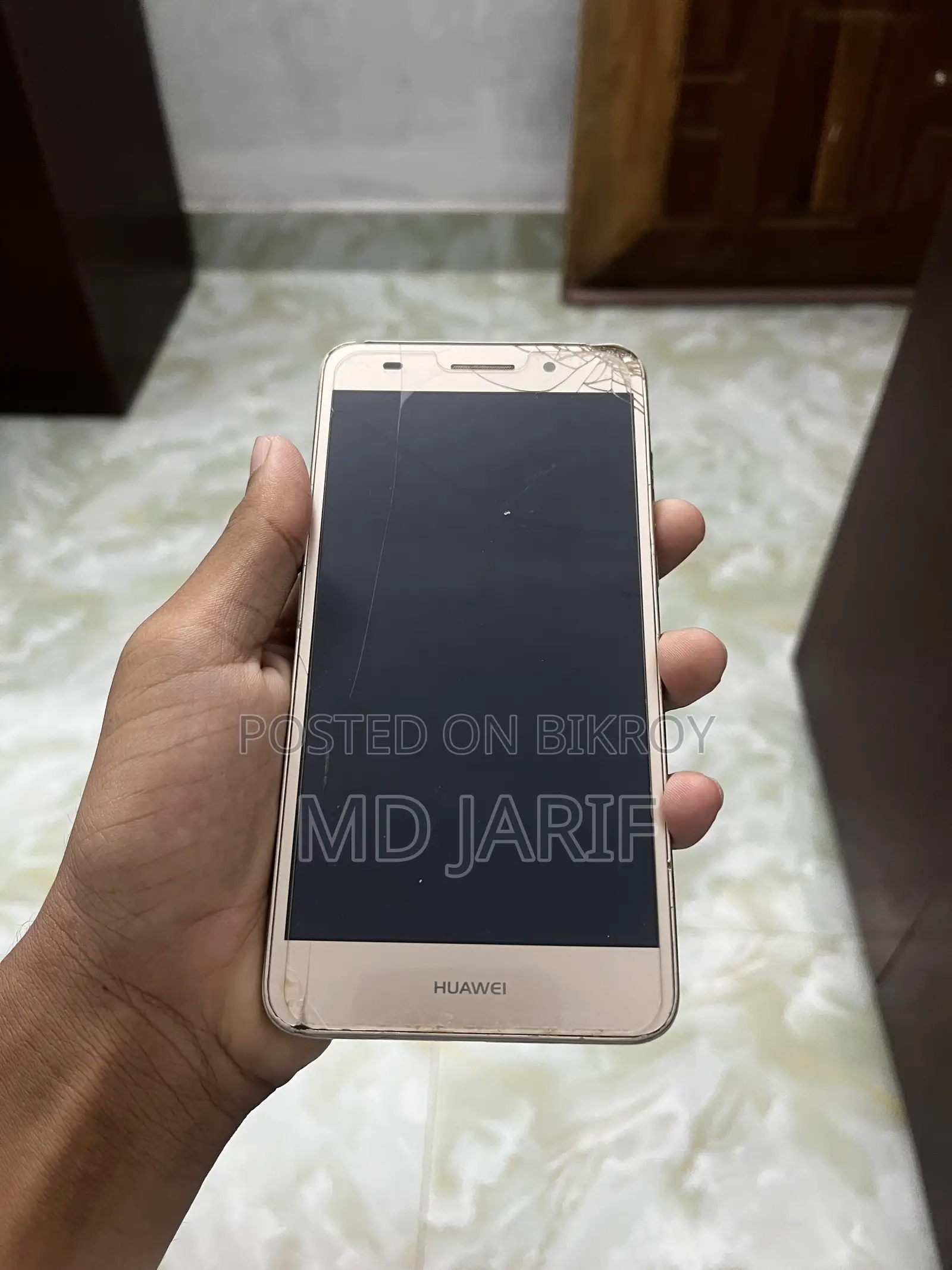 হুয়াওয়ে ওয়াই৬ ১৬ জিবি গোল্ড