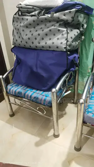 ভালো কন্ডিশনে ব্যবহৃত সিঙ্গেল 2 টি স্টিল সোফা বিক্রি হবে