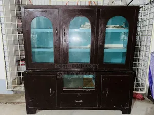 স্টিল শোকেস
