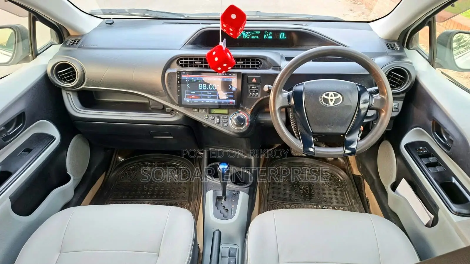 Toyota Aqua 2013 White