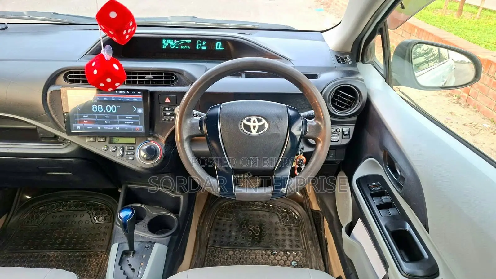 Toyota Aqua 2013 White