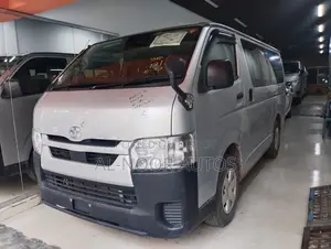 Toyota HiAce 2021 Silver