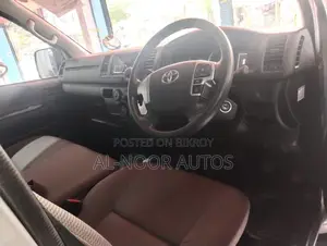 Toyota HiAce 2021 Silver