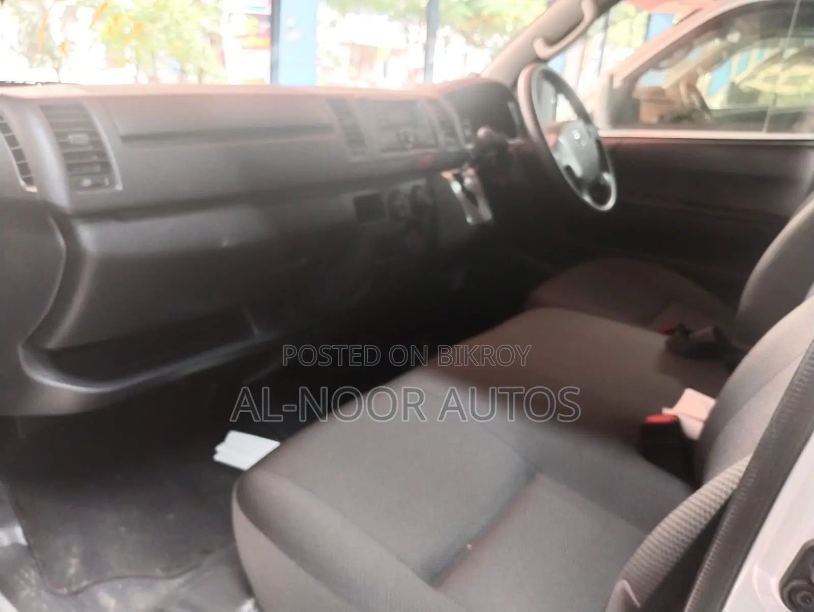 Toyota HiAce 2021 Silver