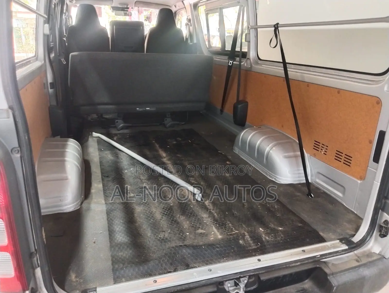 Toyota HiAce 2021 Silver