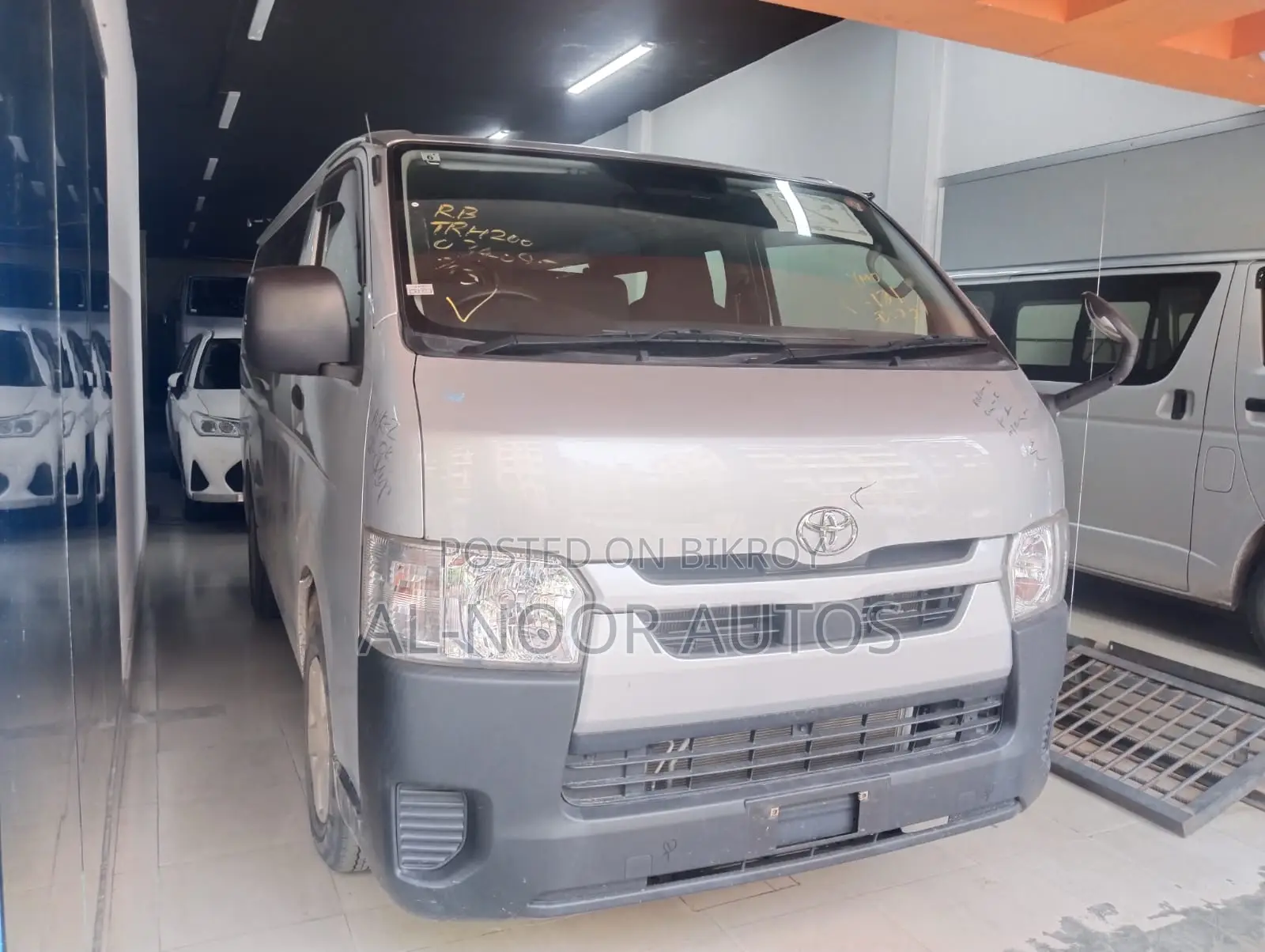 Toyota HiAce 2021 Silver