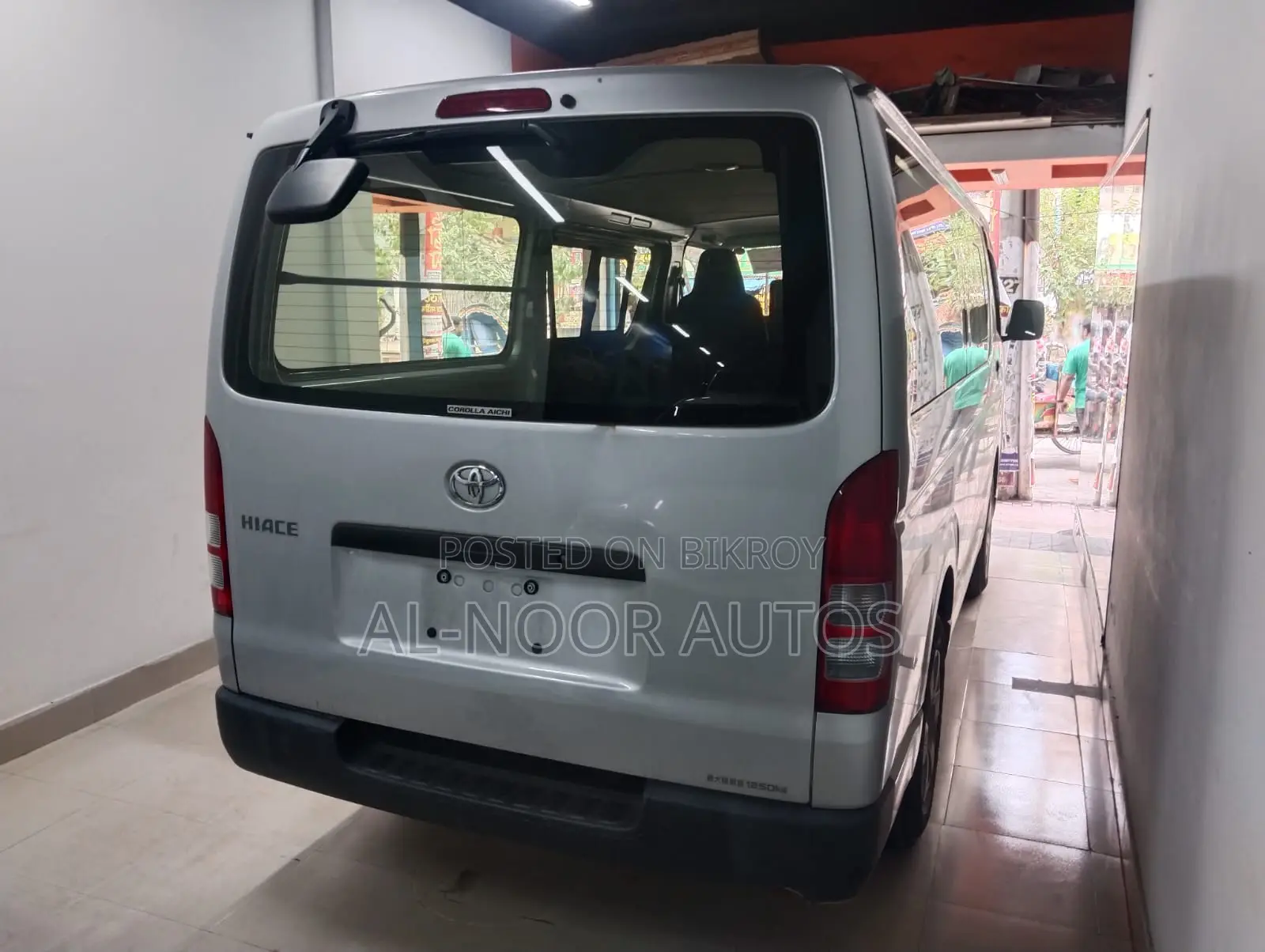 Toyota HiAce 2021 Silver