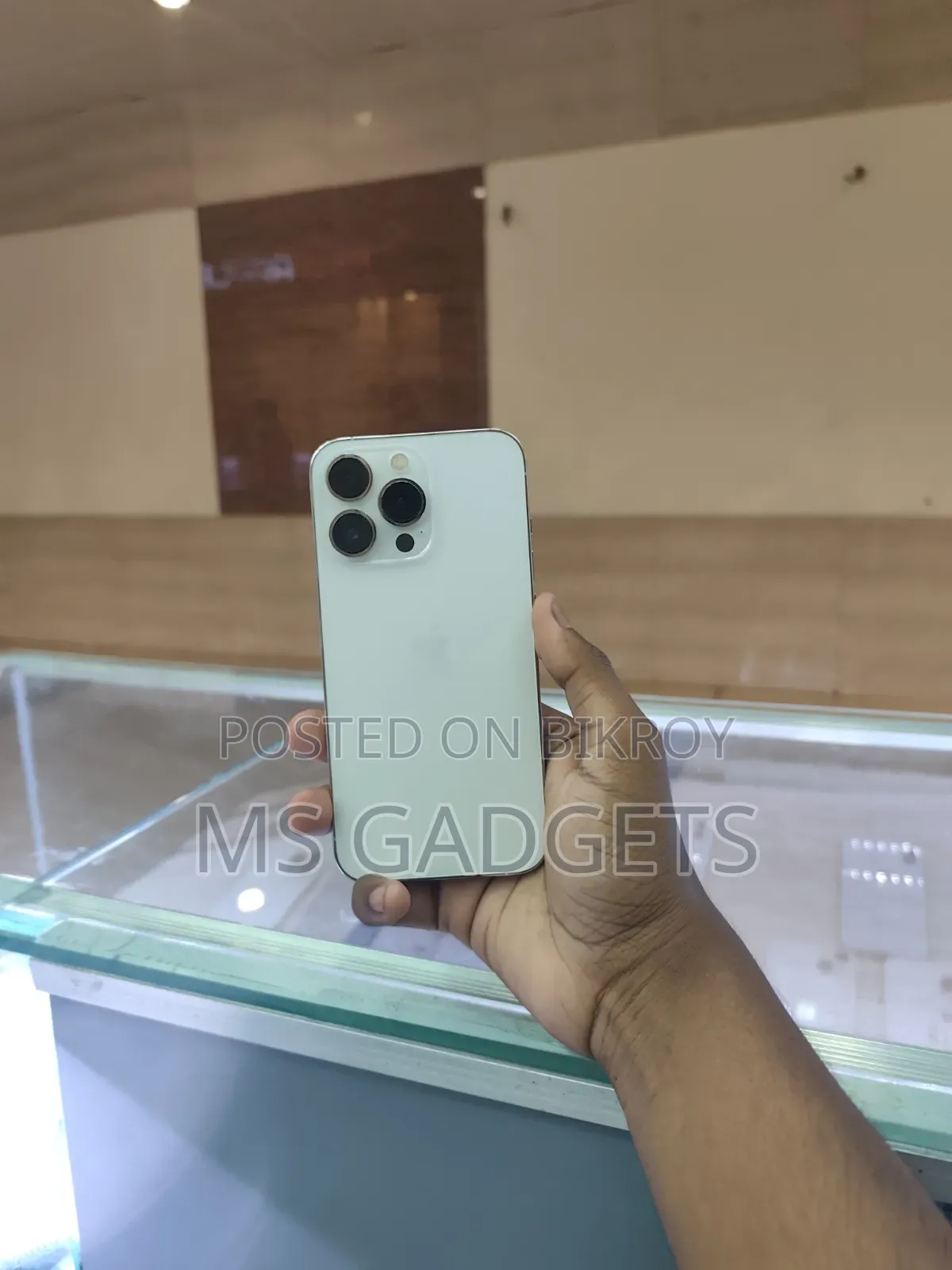 অ্যাপল আইফোন ১৩ প্রো ১২৮ জিবি হোয়াইট
