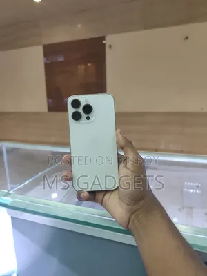 অ্যাপল আইফোন ১৩ প্রো ১২৮ জিবি হোয়াইট