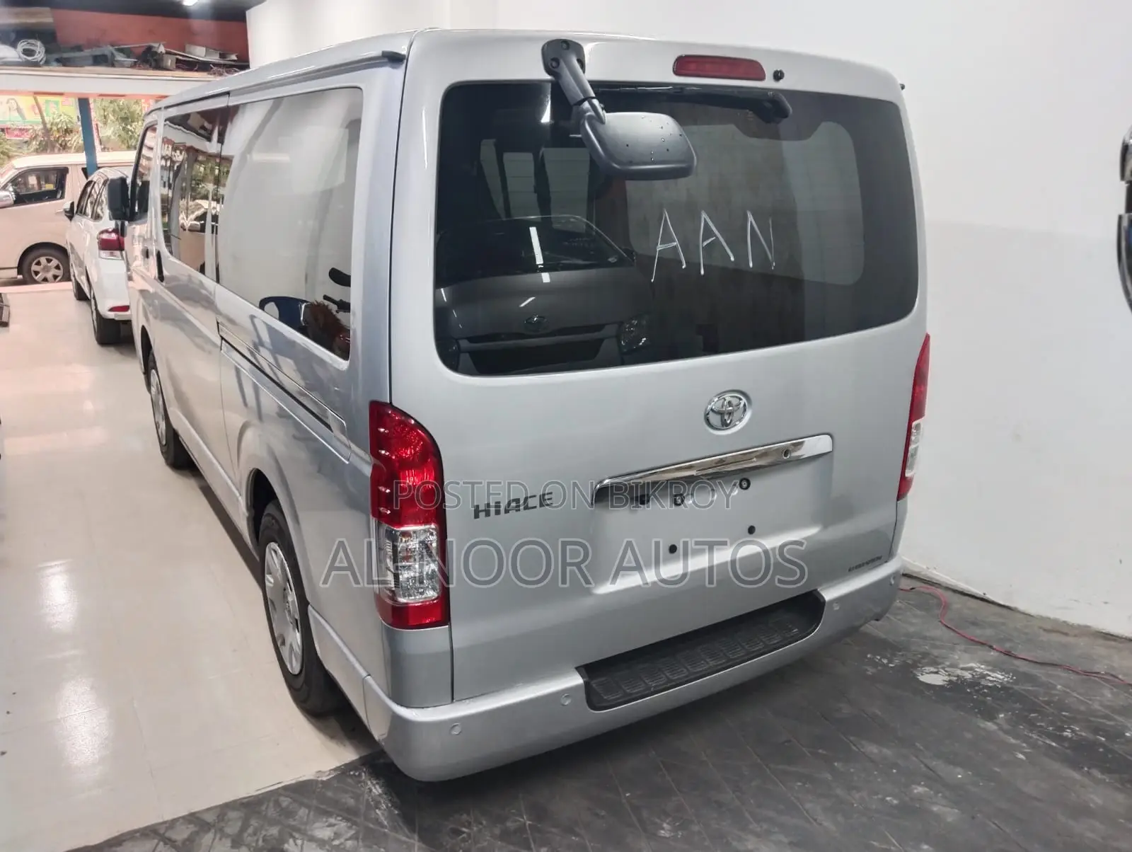 Toyota HiAce 2021 Silver