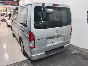 Toyota HiAce 2021 Silver