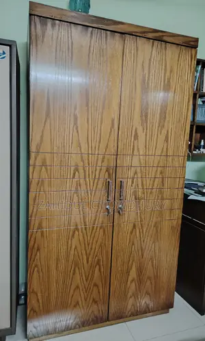 ব্যবহৃত আলমারি ভালো কন্ডিশনএ বিক্রি