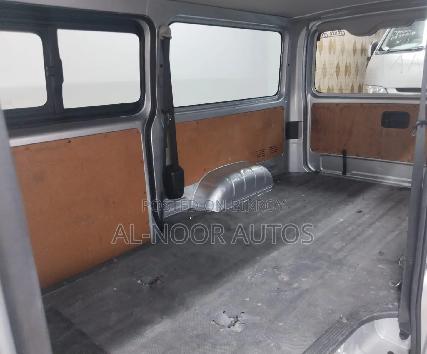 Toyota HiAce 2021 Silver