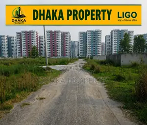 5 Katha Lake Park South at Sector 16/A