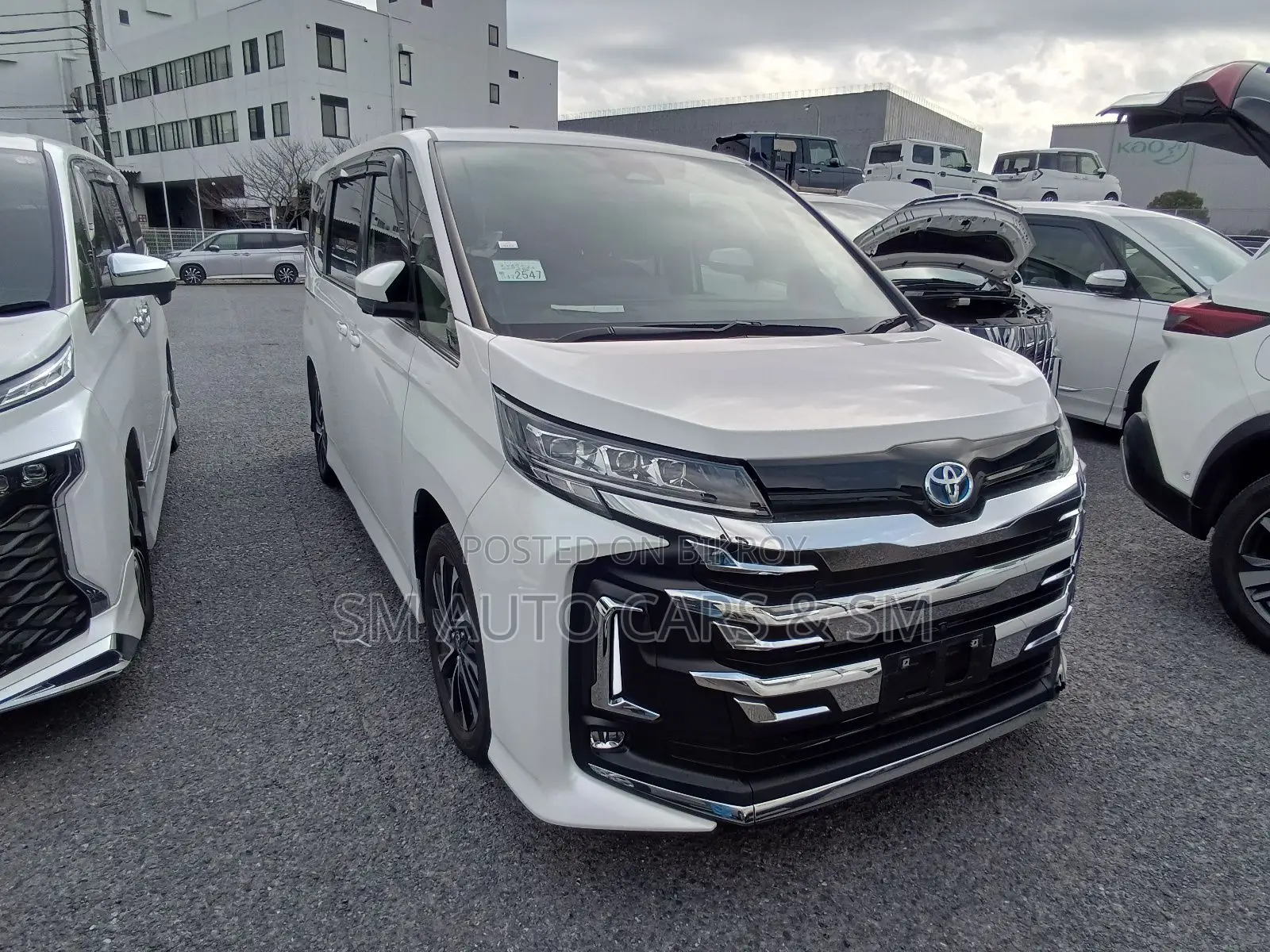 Toyota Noah 2023 Pearl
