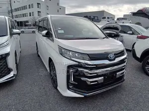 Toyota Noah 2023 Pearl