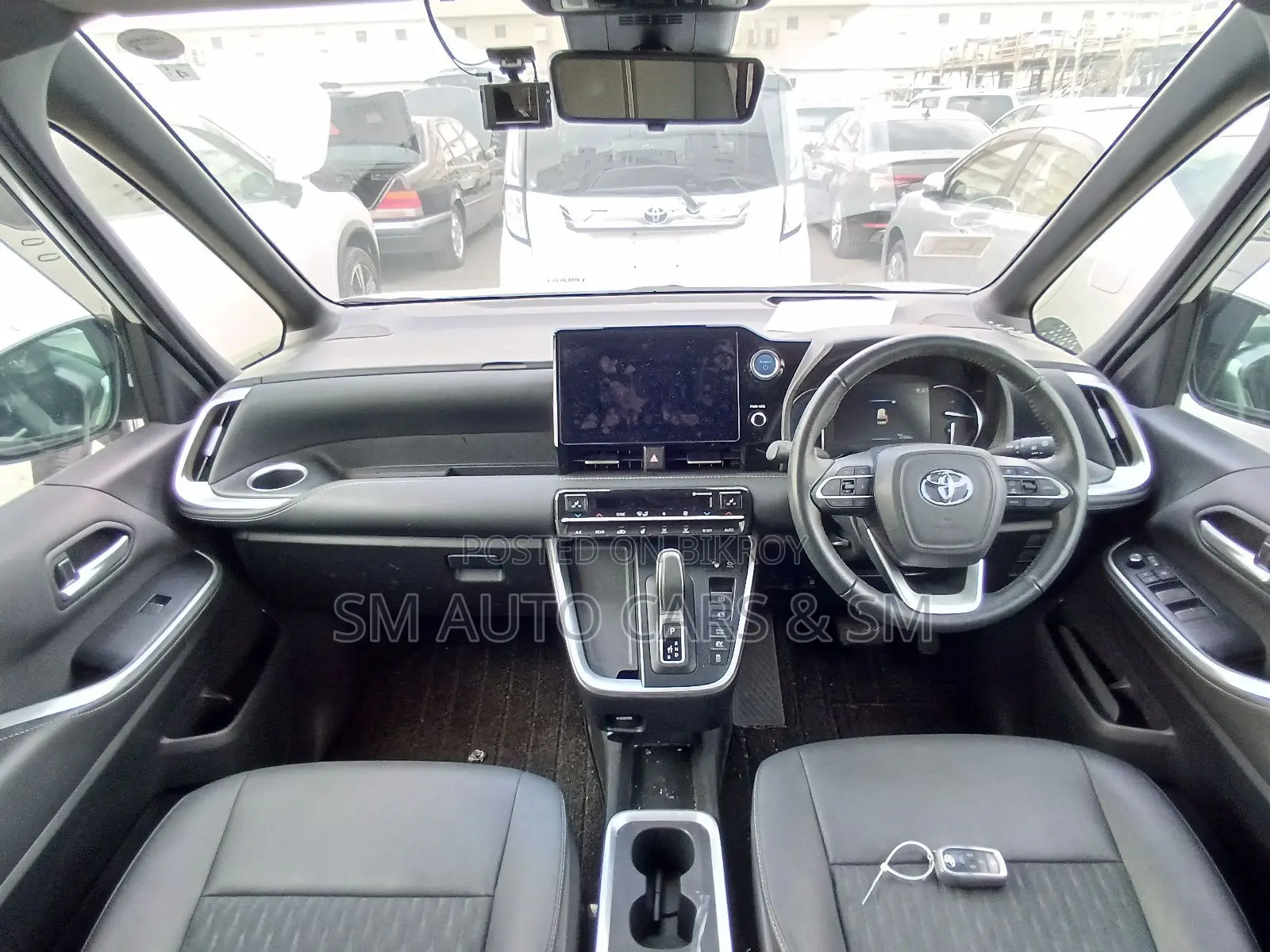 Toyota Noah 2023 Pearl