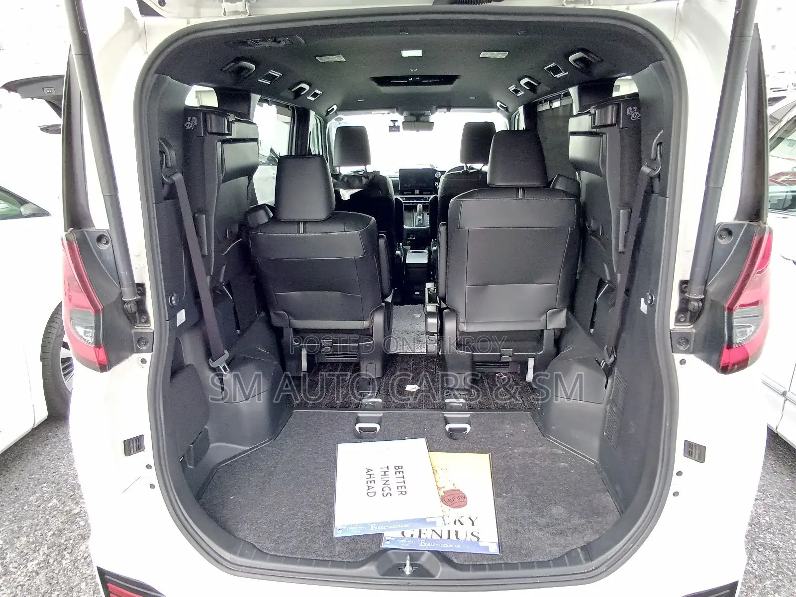 Toyota Noah 2023 Pearl