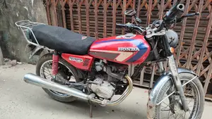 Honda 2003 Red