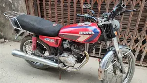 Honda 2003 Red
