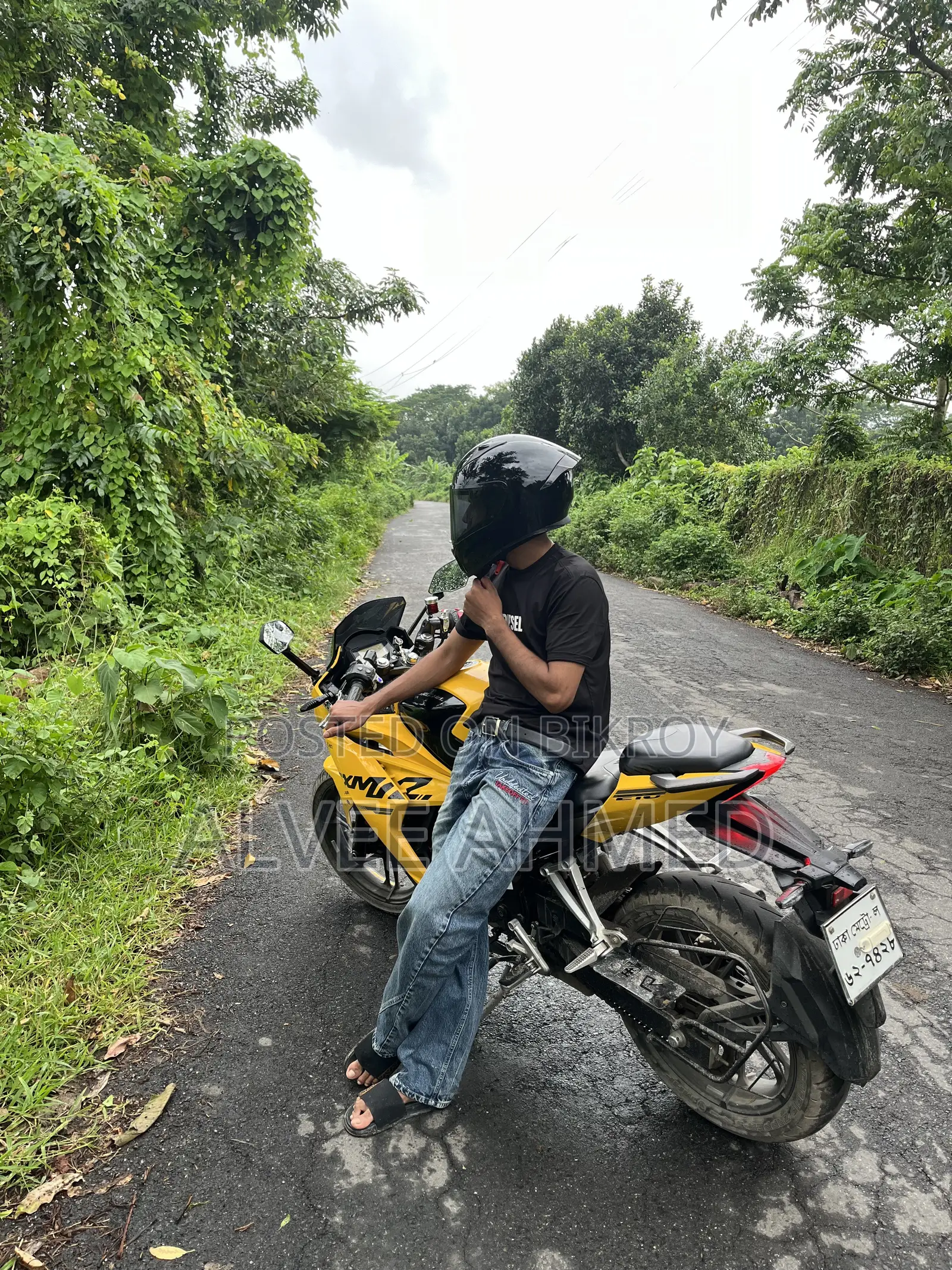 হিরো কারিজমা এক্সএমআর ২১ও ২০২৪ হলুদ