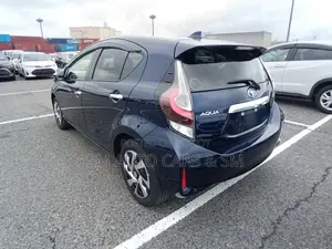 Toyota Aqua 2021 Blue