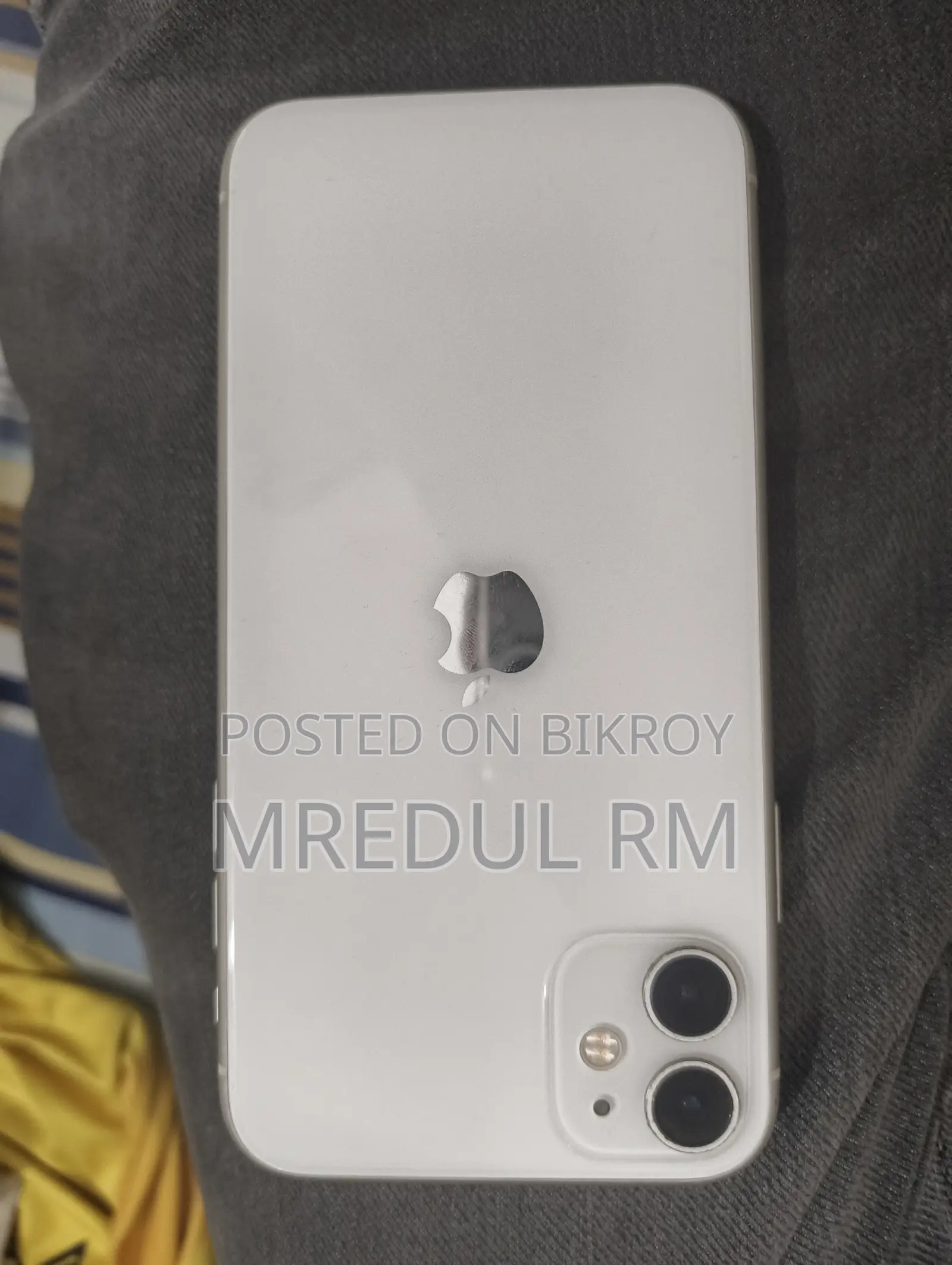 অ্যাপল আইফোন ১১ ৬৪ জিবি সাদা