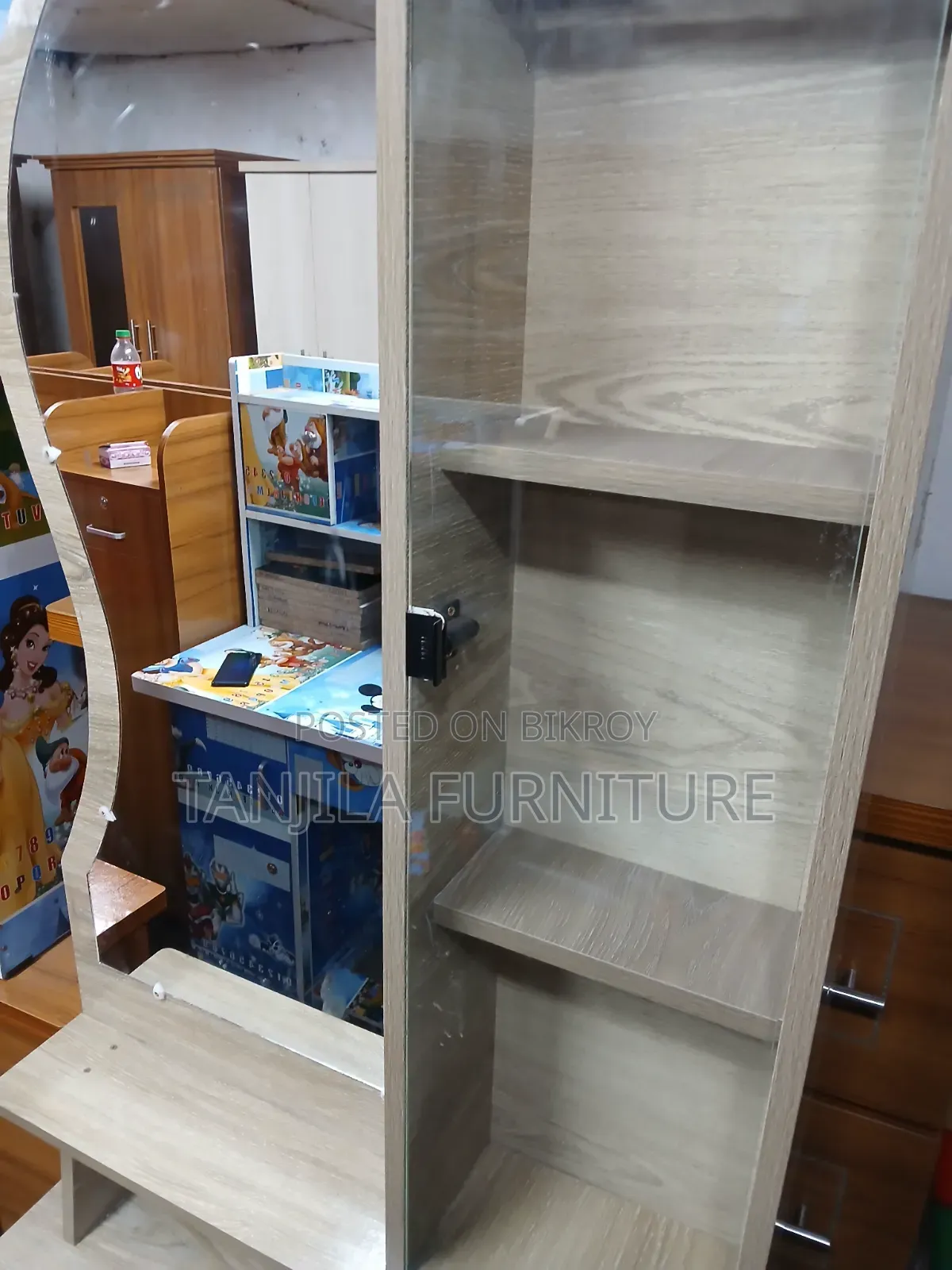 ড্রাসিং টেবিল বিক্রয়ের জন্য