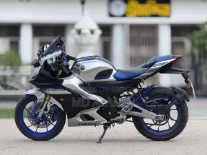 Yamaha R15M 2024 Silver