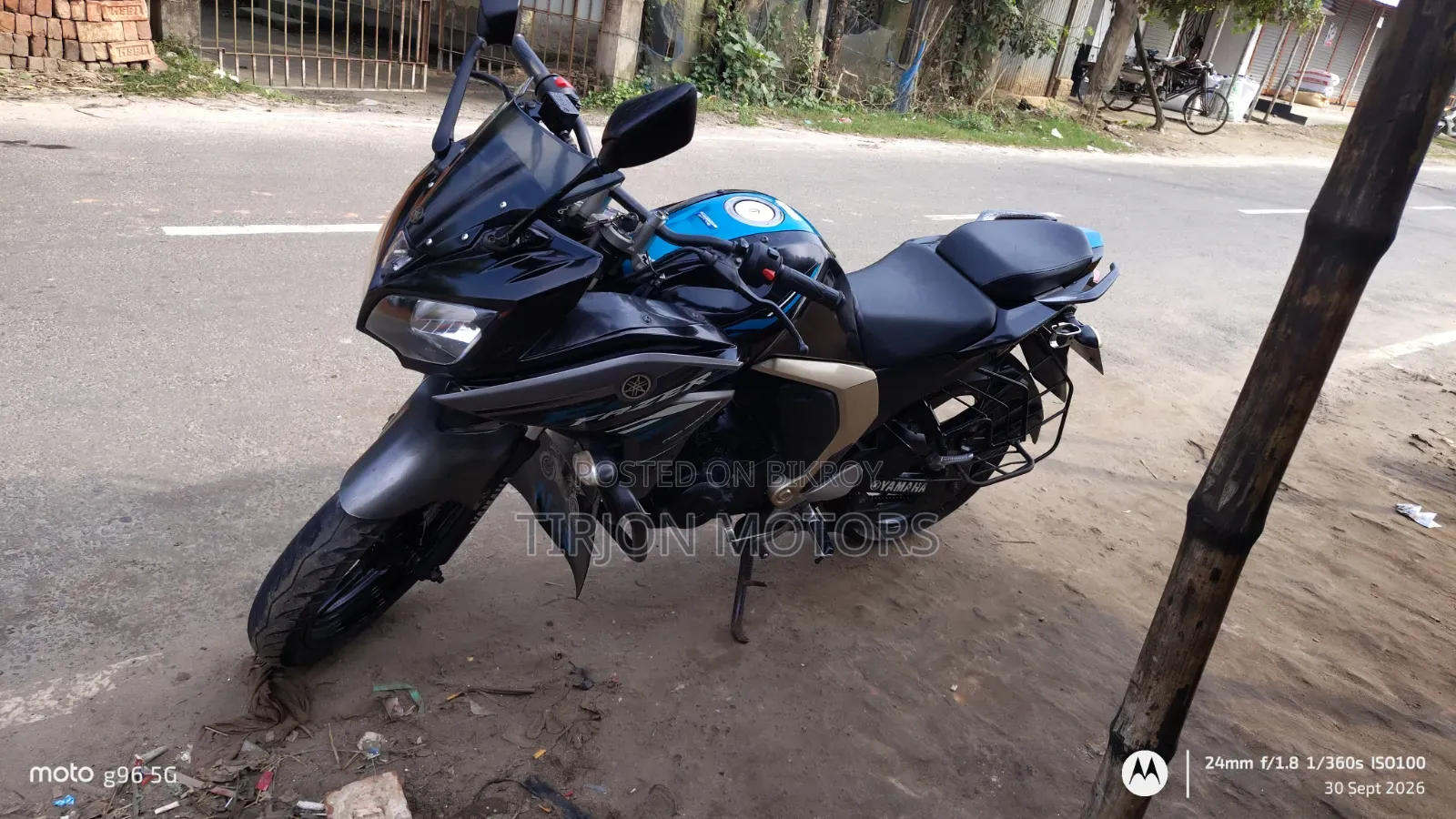 যামাহা ফেজার এফআই ভি২ ২০১৮ কালো