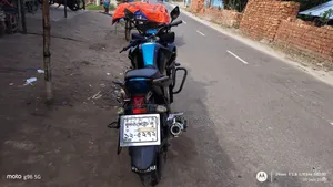 যামাহা ফেজার এফআই ভি২ ২০১৮ কালো