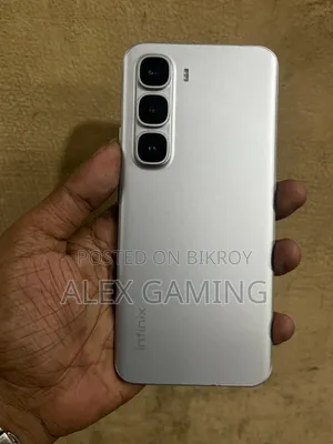 ইনফিনিক্স হট ৬০ প্রো প্লাস ১২৮ জিবি সিলভার