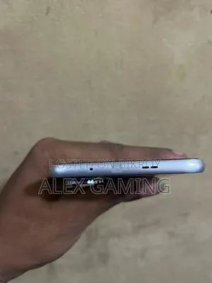 ইনফিনিক্স হট ৬০ প্রো প্লাস ১২৮ জিবি সিলভার