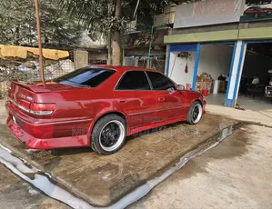 Toyota Mark II 2.0 RWD 2000 Red