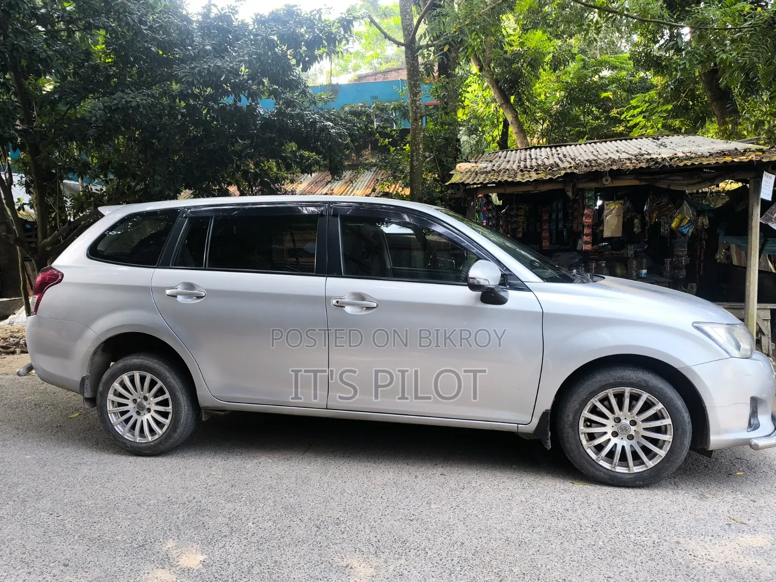 Toyota Corolla Fielder 2013 Silver
