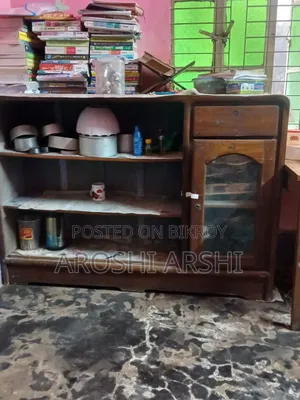 কাছের আসবাবপত্র