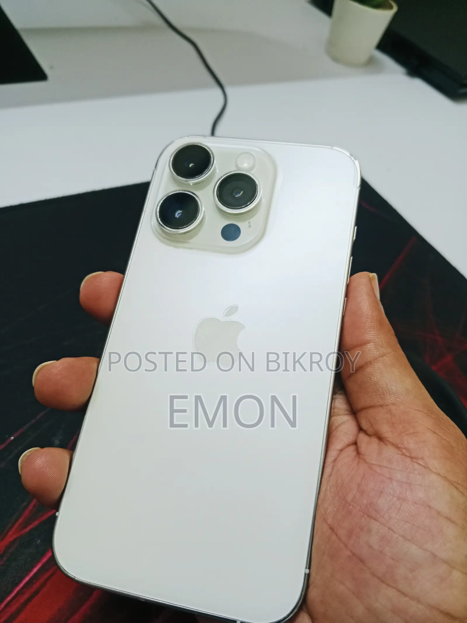 অ্যাপল আইফোন ১৪ প্রো ১২৮ জিবি হোয়াইট