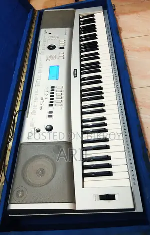 YAMAHA DGX-230 (76 Keys) Portable Digital Piano