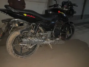 বাজাজ পালসার ১৫০ ২০১০ ব্ল্যাক