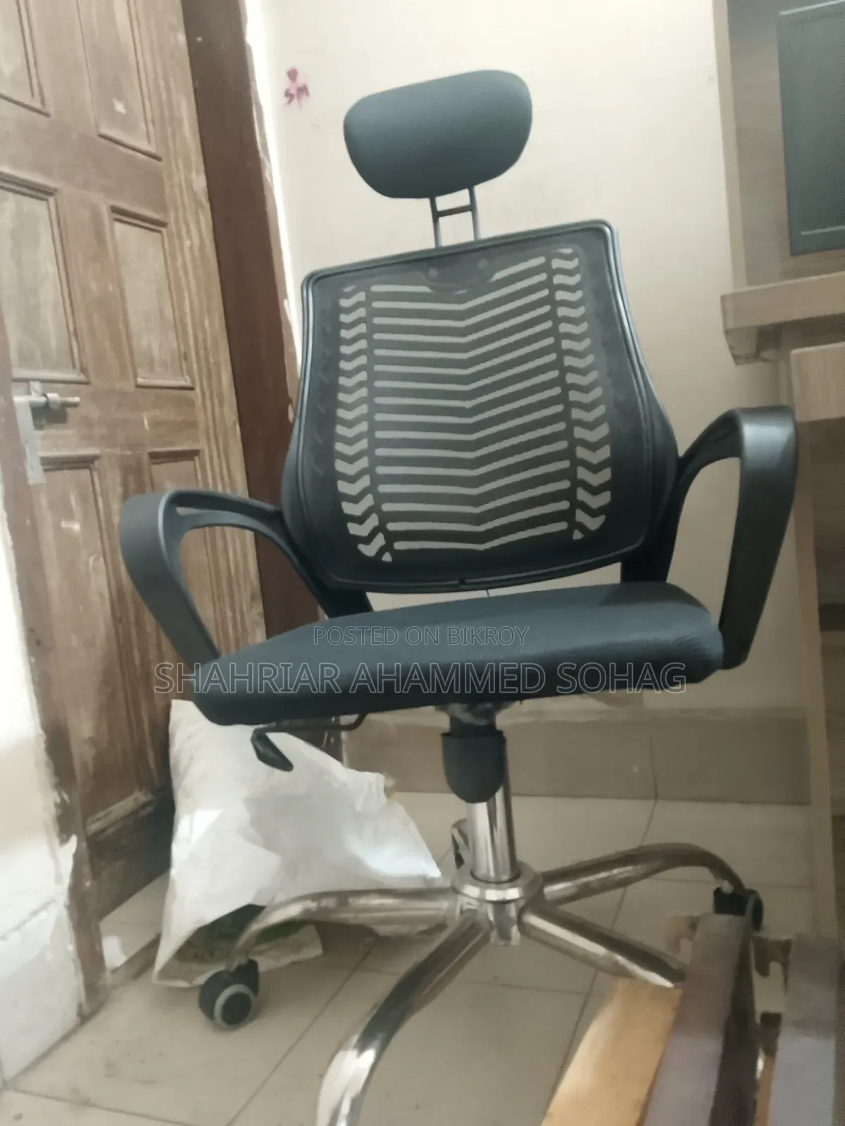 বাসা ছাড়ার কারণে পড়ার টেবিল, চেয়ার, ড্রেসিং টেবিল, খাট ও ম্যাট্রেস বিক্রি