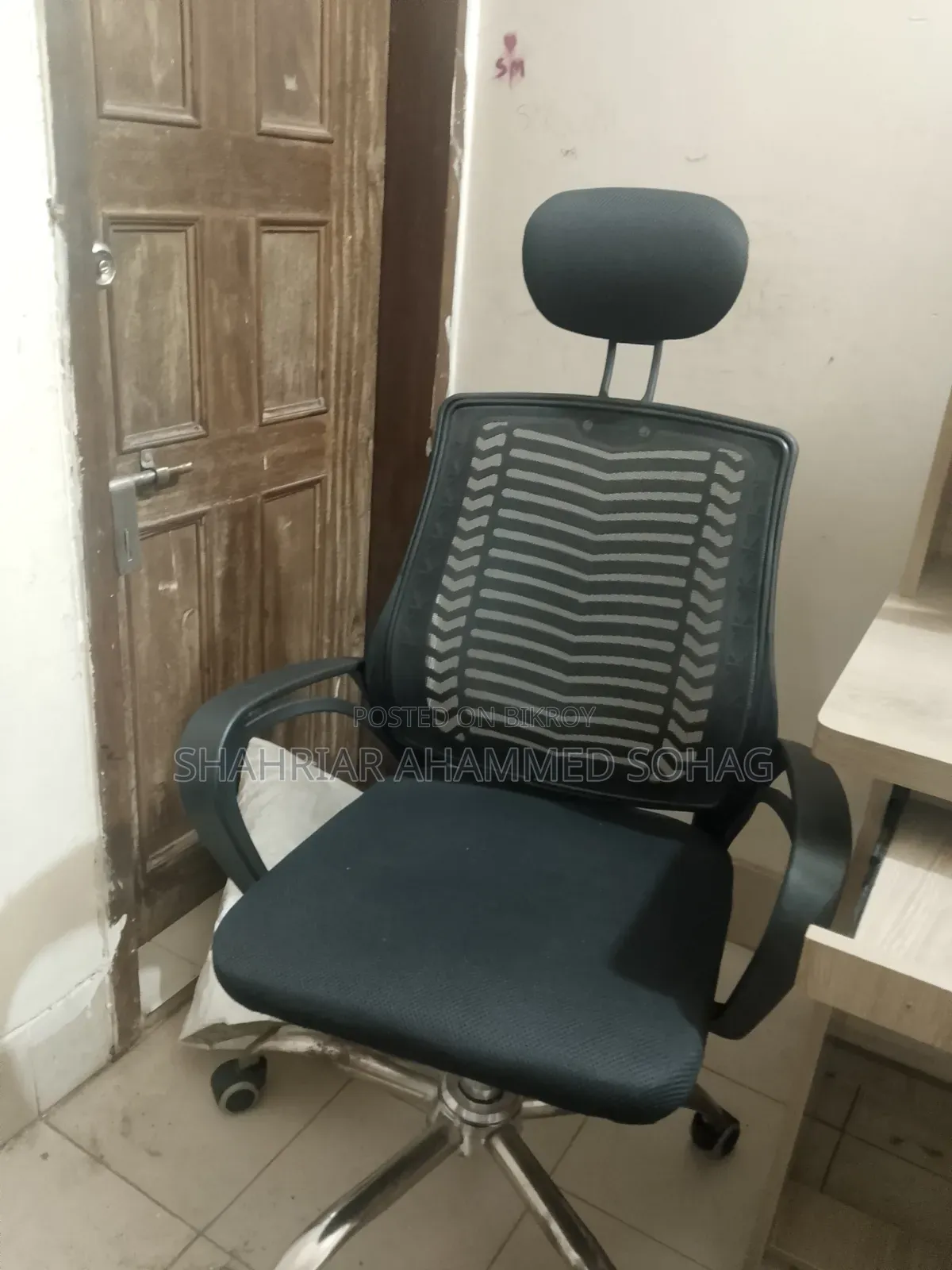 বাসা ছাড়ার কারণে পড়ার টেবিল, চেয়ার, ড্রেসিং টেবিল, খাট ও ম্যাট্রেস বিক্রি