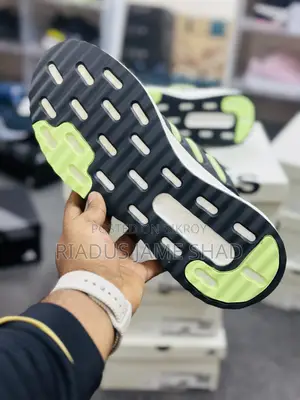 অ্যাডিডাস এক্সপিএলআর বুস্ট মেনস রানিং শু