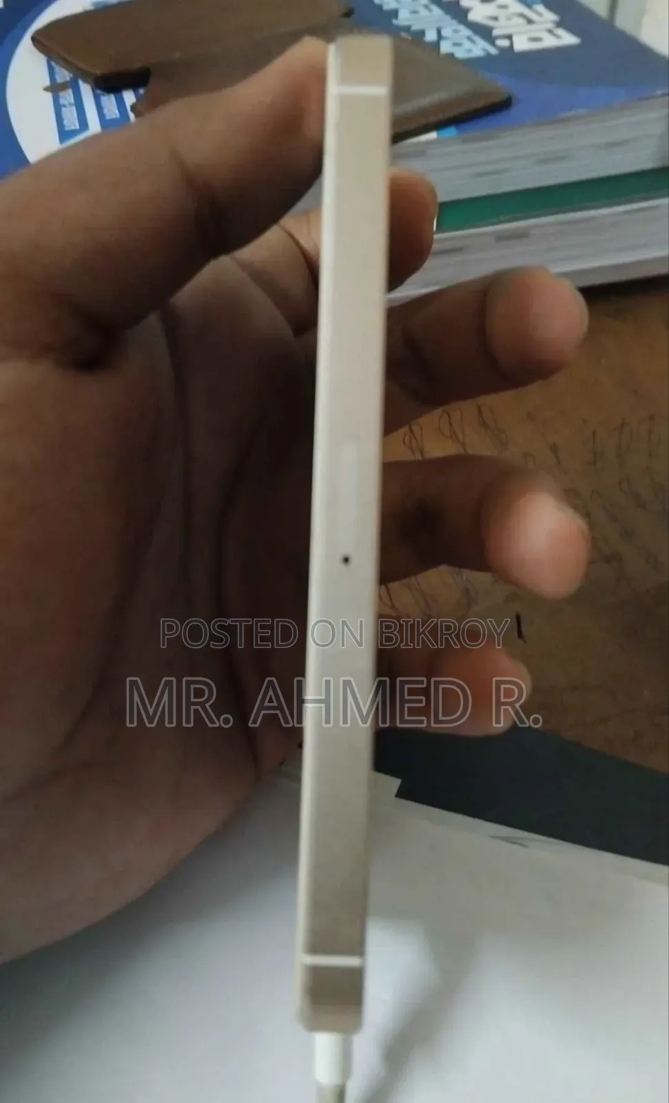 Apple iPhone SE (2020) 64 GB Gold